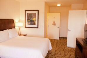 Desk, iron/ironing board, free cribs/infant beds, free rollaway beds - Hilton Garden Inn Redding (Redding)