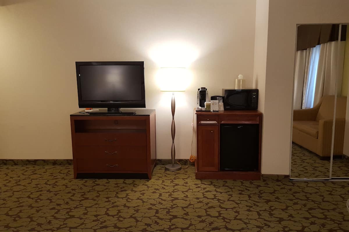 desk, iron/ironing board, free cots/infant beds, free rollaway beds