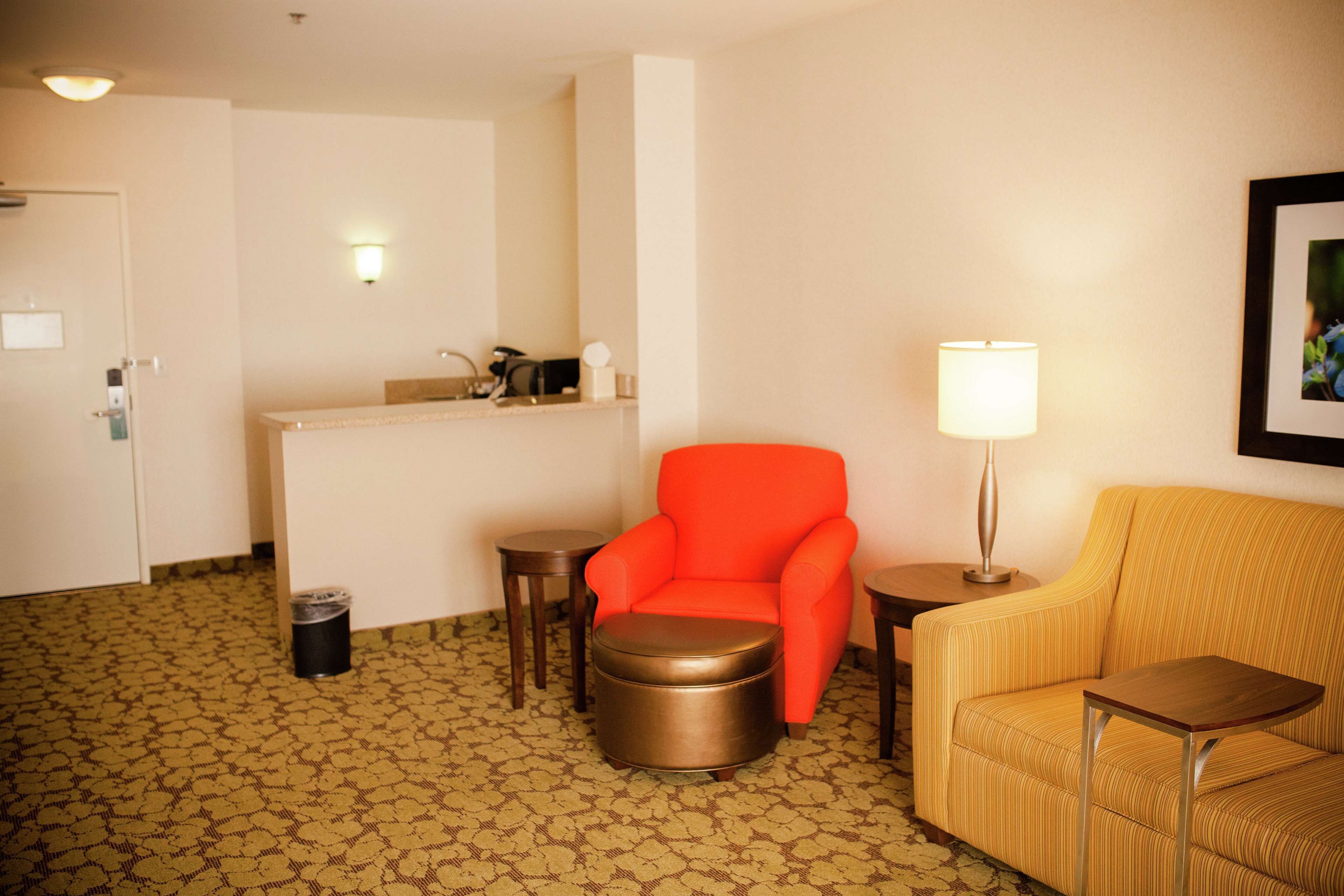 37-inch flat-screen tv with cable channels, tv