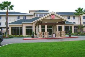 Exterior - Hilton Garden Inn Redding (Redding)