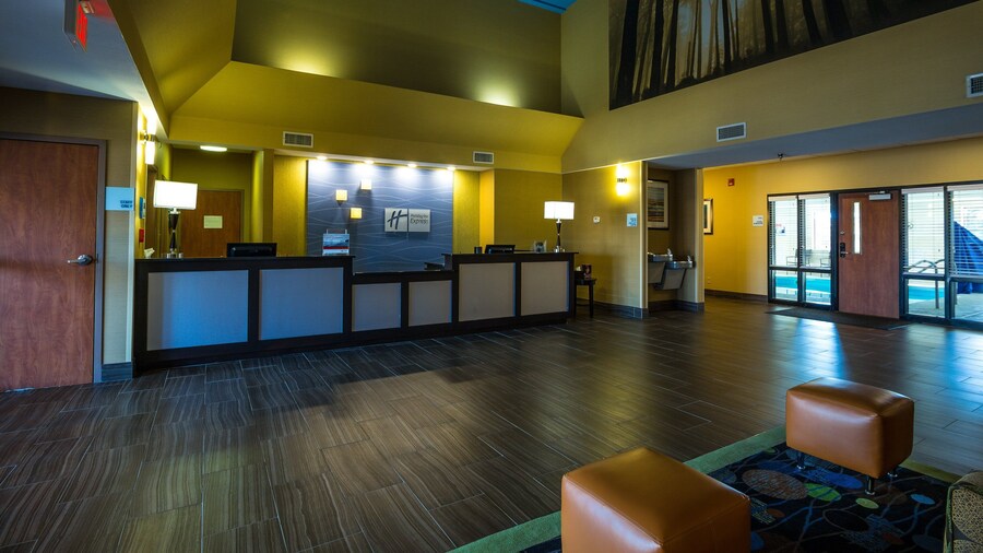 Holiday Inn Express Hotel & Suites Edmond by IHG