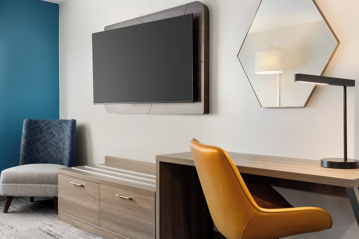 Standard-huone, 1 suuri parisänky | Työpöytä, silitysrauta/-lauta, ilmaiset vauvansängyt, ilmainen Wi-Fi