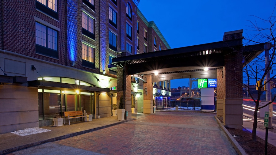 Holiday Inn Express Hotel & Suites Pittsburgh-South Side by IHG