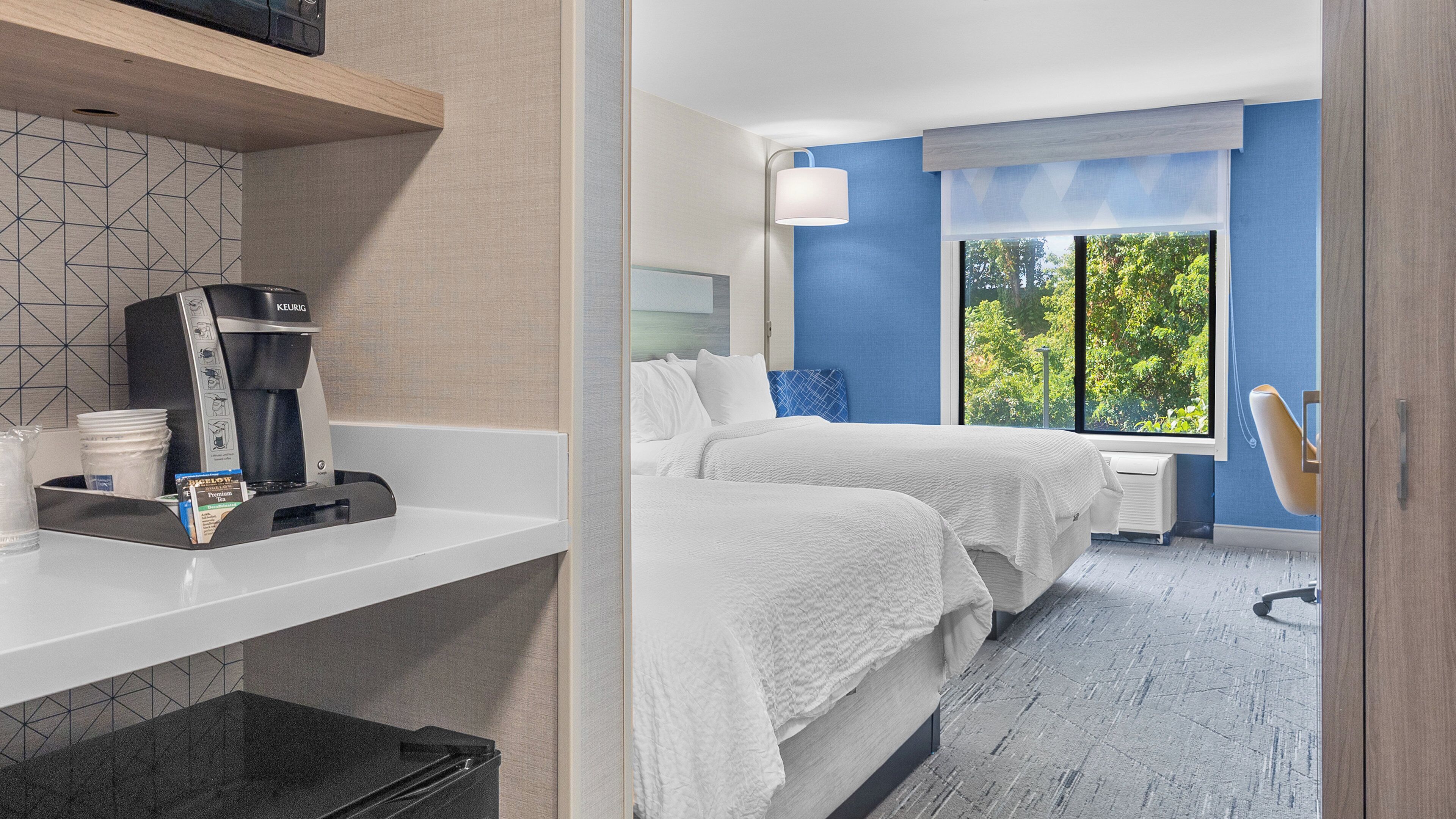 Standardzimmer, 2 Queen-Betten | Zimmersafe, Schreibtisch, Verdunkelungsvorhänge, Bügeleisen/Bügelbrett