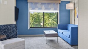 Suite, 1 King Bed, Jetted Tub | In-room safe, desk, blackout drapes, iron/ironing board - Holiday Inn Express Hotel & Suites Manchester Airport by IHG (Manchester)