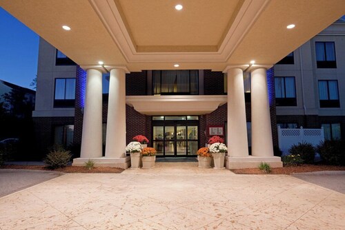 Holiday Inn Express Hotel & Suites Manchester Airport by IHG