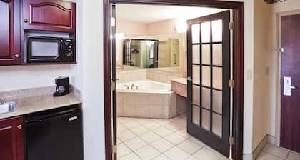 Holiday Inn Express Hotel & Suites Gainesville by IHG