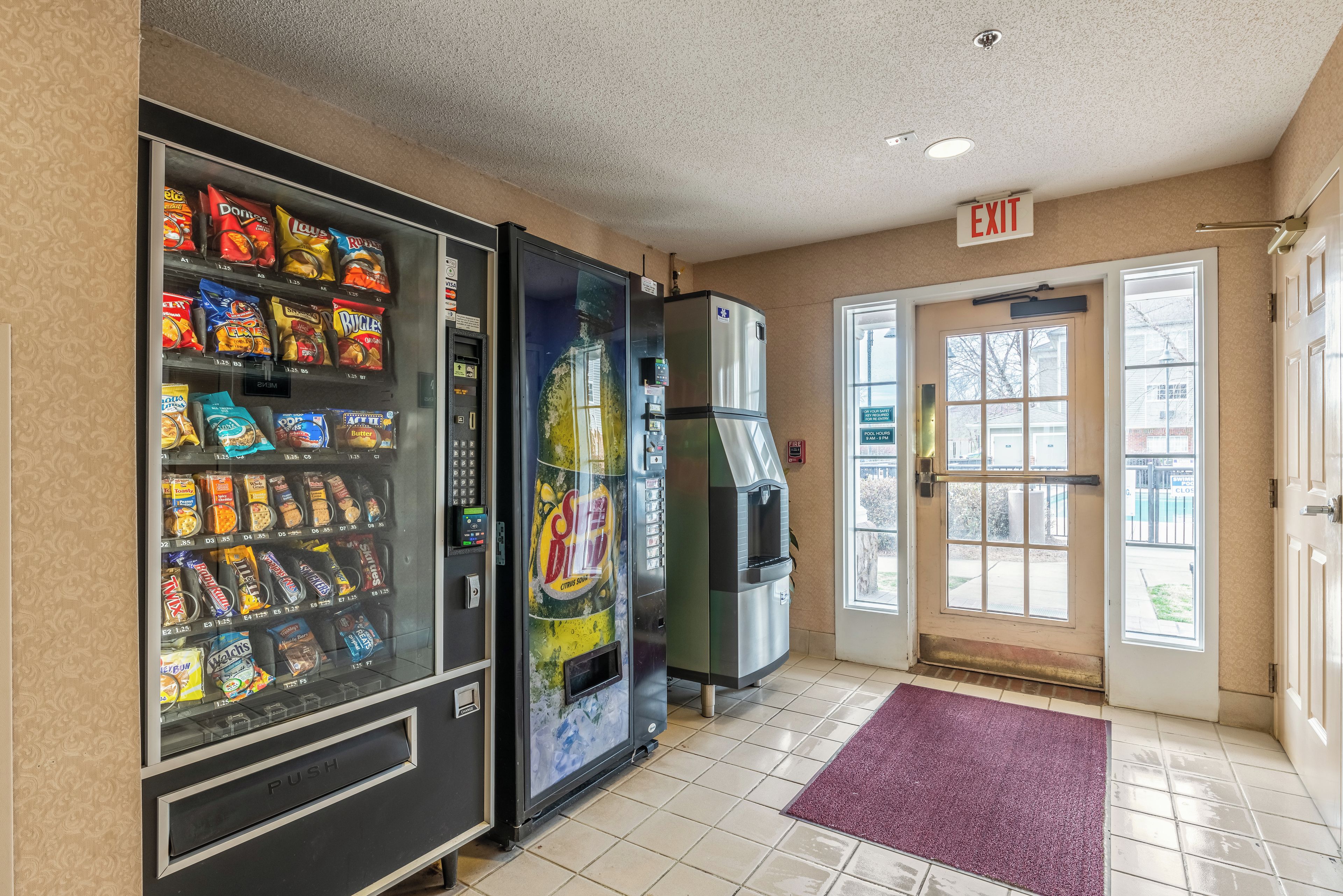 Foto - HomeTowne Studios & Suites by Red Roof Charlotte - Concord