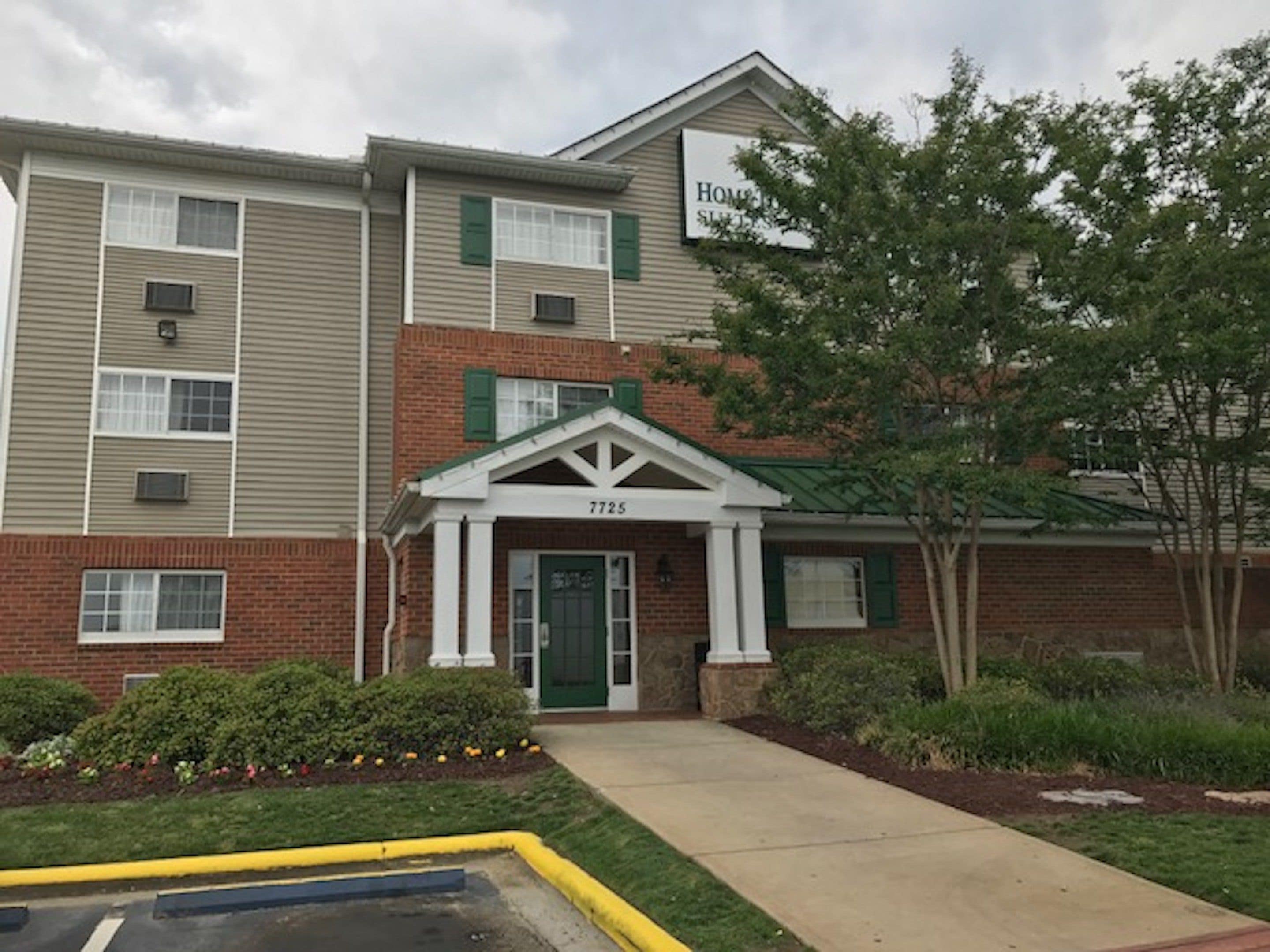 Foto - HomeTowne Studios & Suites by Red Roof Charlotte - Concord