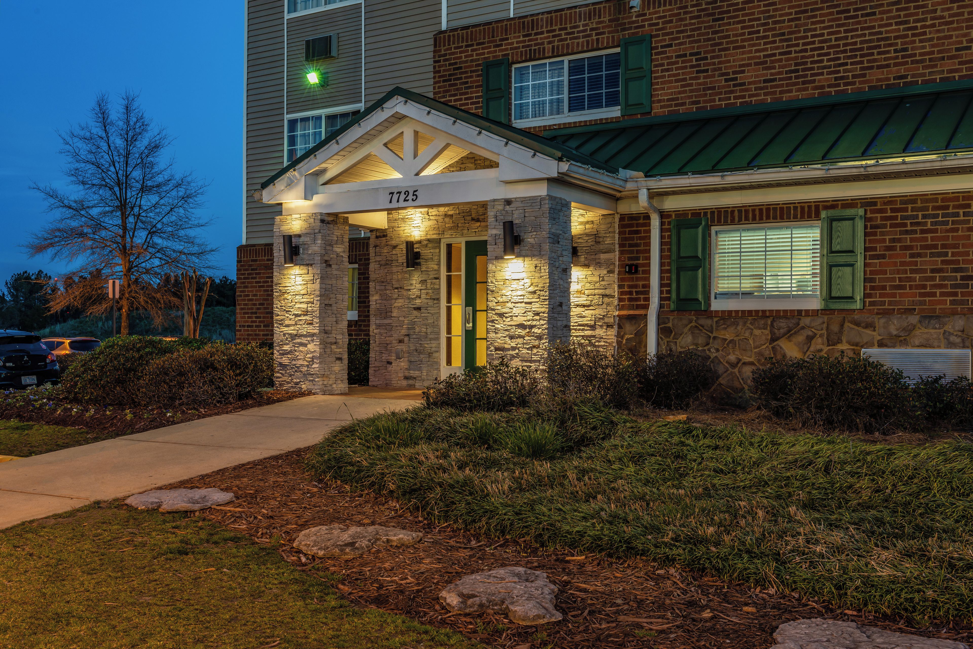 Foto - HomeTowne Studios & Suites by Red Roof Charlotte - Concord