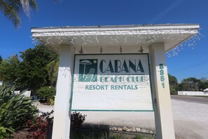 A sign for Cabana Beach Club Resort Rentals with a clear view of the name and address. - Cabana Beach Club by RVA (Longboat Key)