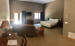 Deluxe Room, 1 King Bed