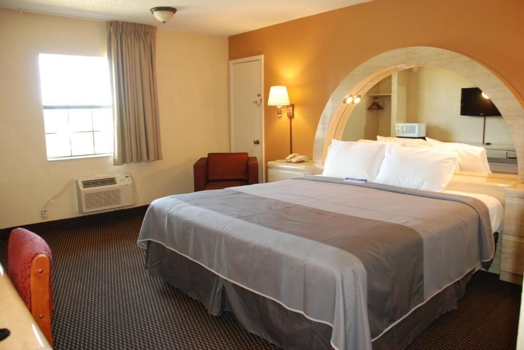 Ropa de cama de alta calidad, escritorio, wifi gratis y ropa de cama 