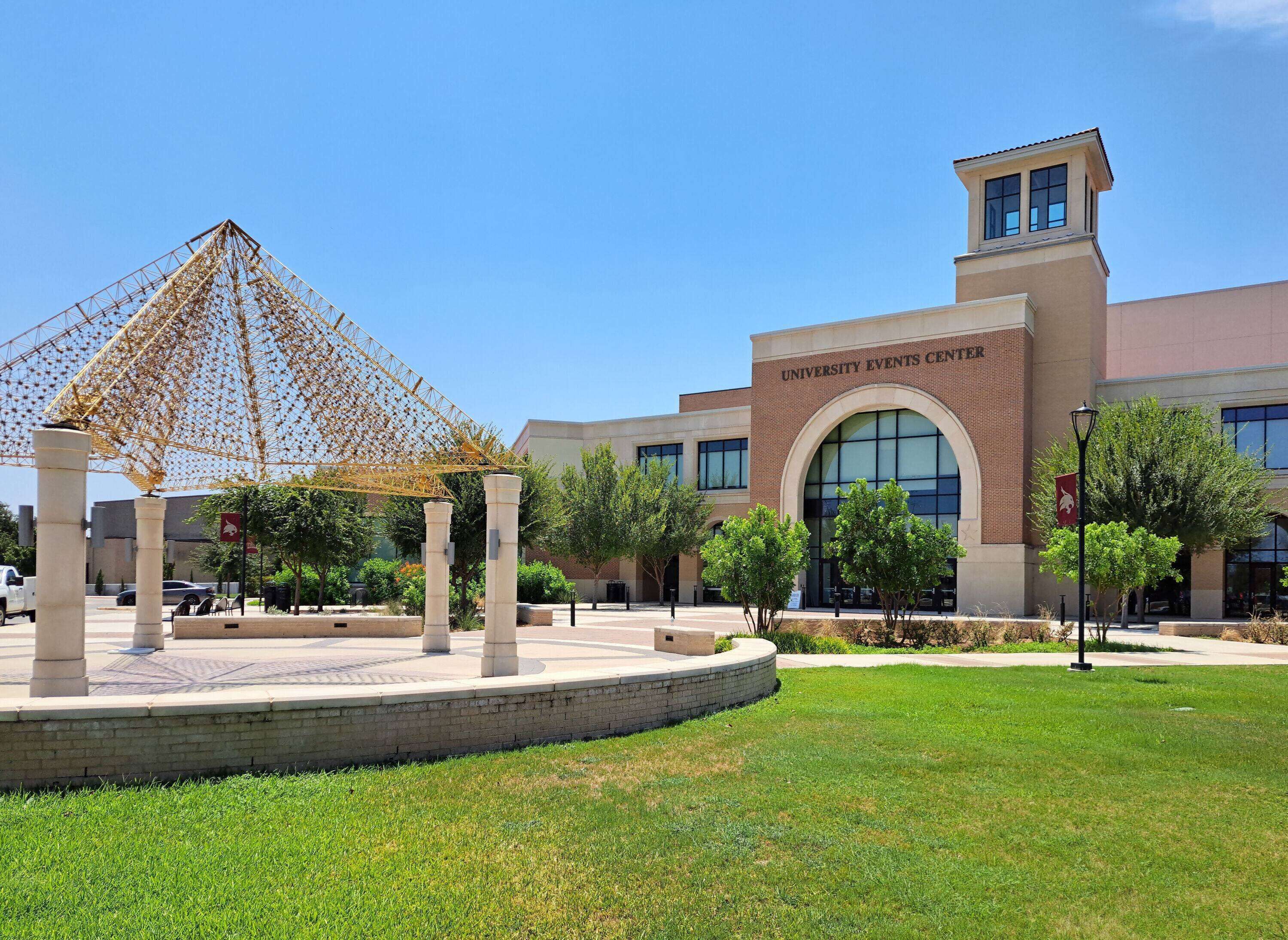 Photo - Howard Johnson by Wyndham San Marcos