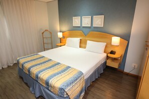 Quarto casal executivo | Frigobar, cofres nos quartos, quartos à prova de som, Wi-Fi de cortesia