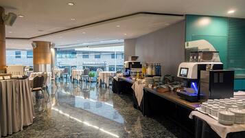 Dagelijks ontbijtbuffet (toeslag)