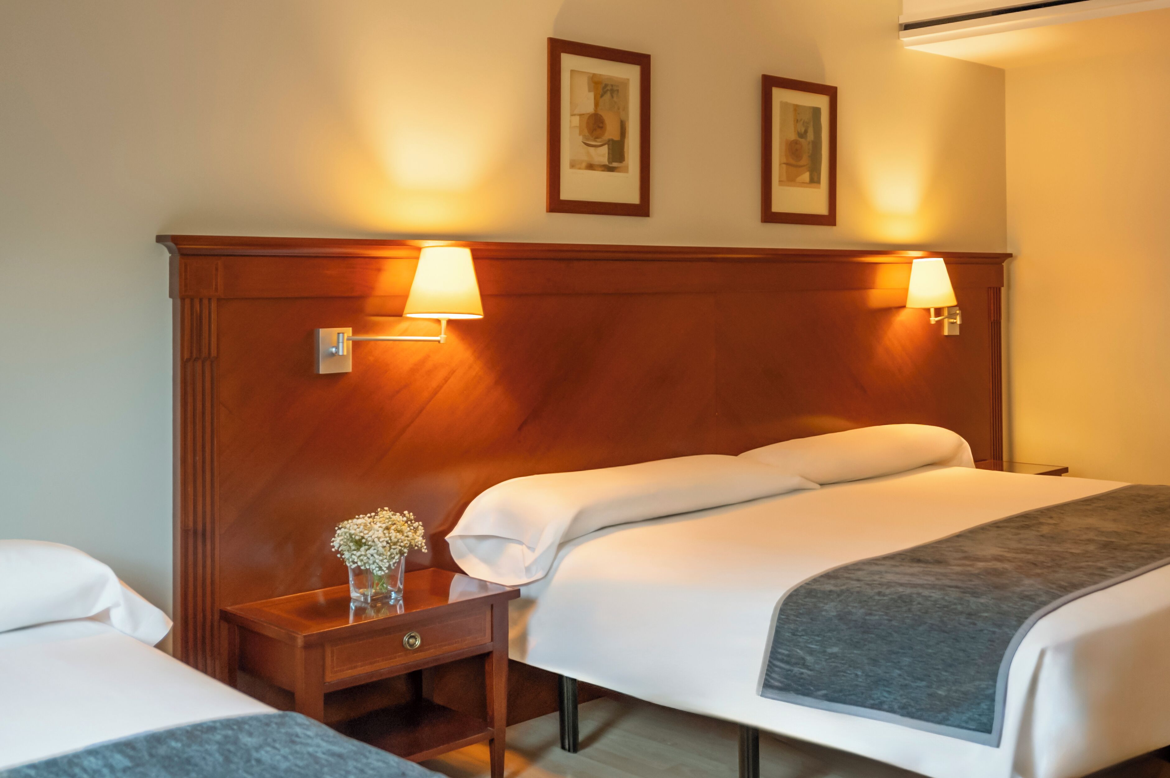 premium bedding, in-room safe, desk, laptop workspace