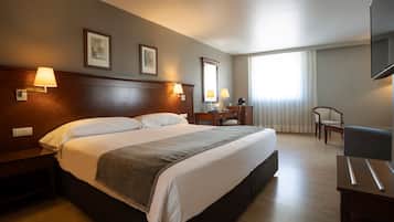 Chambre Double Supérieure | Literie de qualité supérieure, coffres-forts dans les chambres, bureau