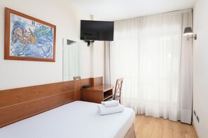 Standard Single Room | In-room safe, desk, laptop workspace, soundproofing -  Hotel Longoria Plaza by Pandora Hoteles (Oviedo)