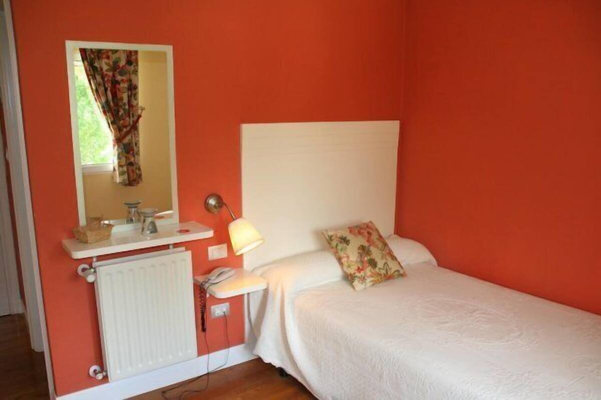 Standard Single Room, Garden View