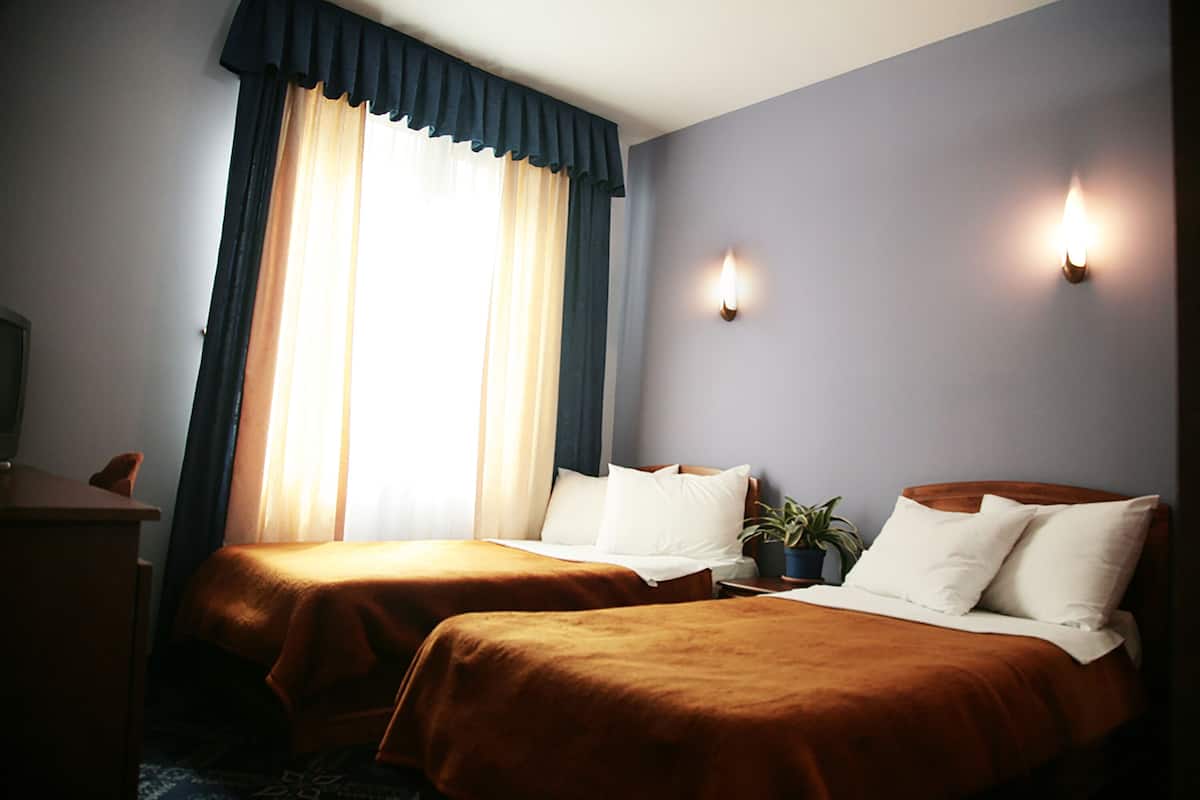 Habitación estándar con 2 camas individuales | 1 habitación, sábanas italianas Frette y ropa de cama de alta calidad