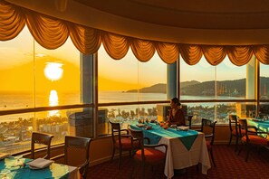 4 restaurants; breakfast, lunch, dinner and brunch served  - The Royal Paradise Hotel & Spa (Patong)