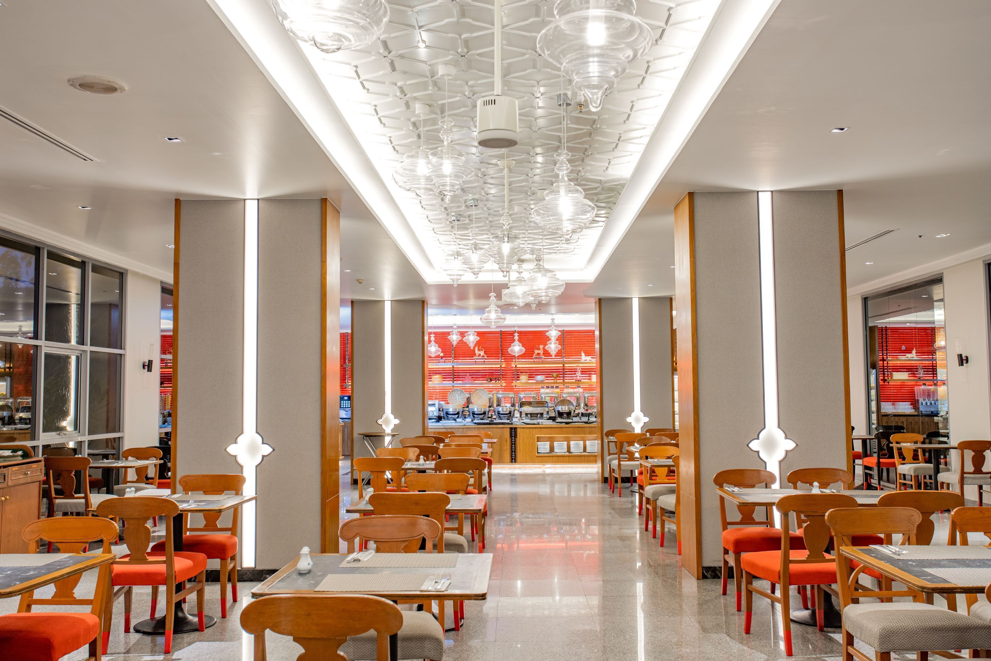 Daily buffet breakfast (THB 400 per person)