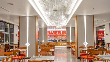 Daily buffet breakfast (THB 400 per person)