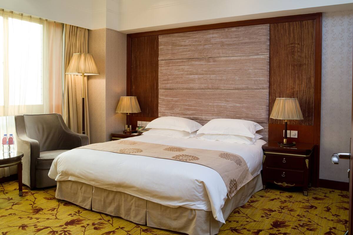 Minibar, in-room safe, desk, rollaway beds