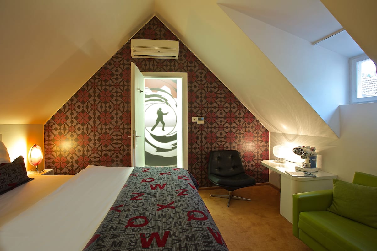 Superior tweepersoonskamer | 1 slaapkamer, een kluis op de kamer, individueel gedecoreerd