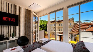 Small Double Room with Balcony | 1 개의 침실, 객실 내 금고, 노트북 작업 공간, 암막 커튼