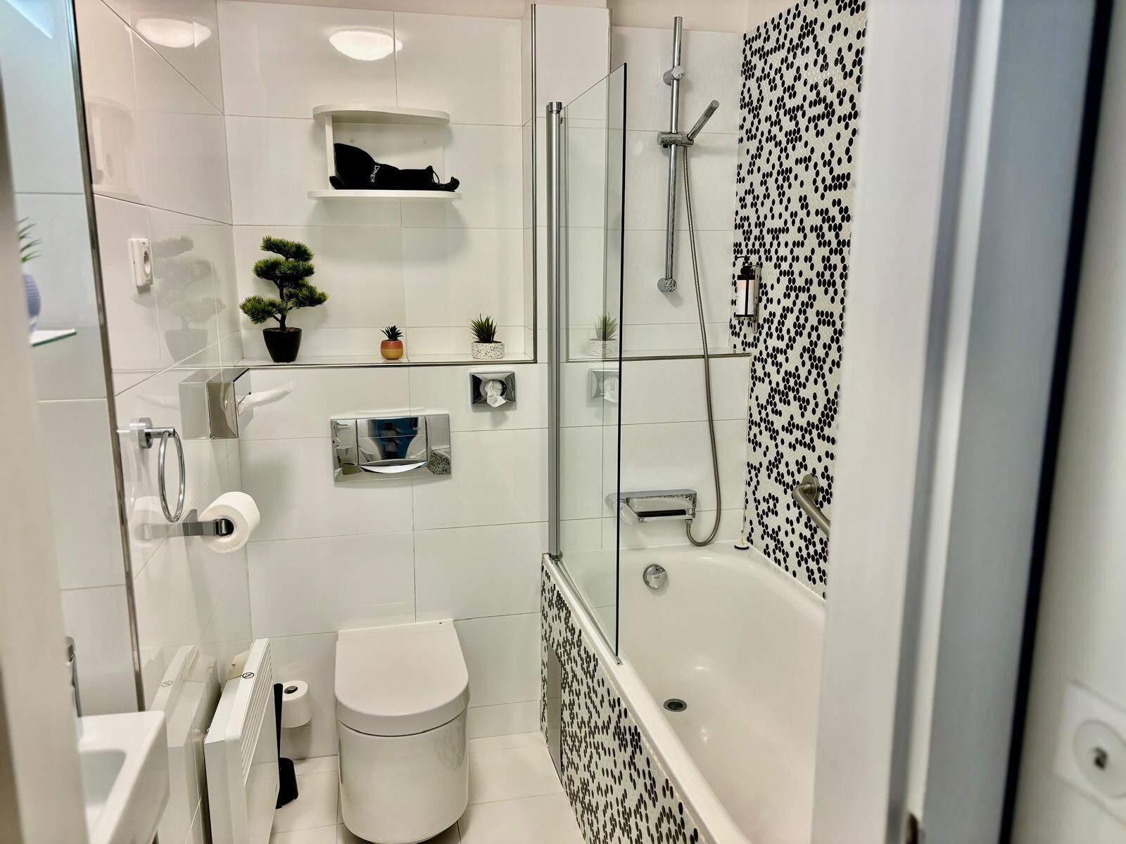 deluxe double room | bathroom | designer toiletries, hair dryer, towels, soap