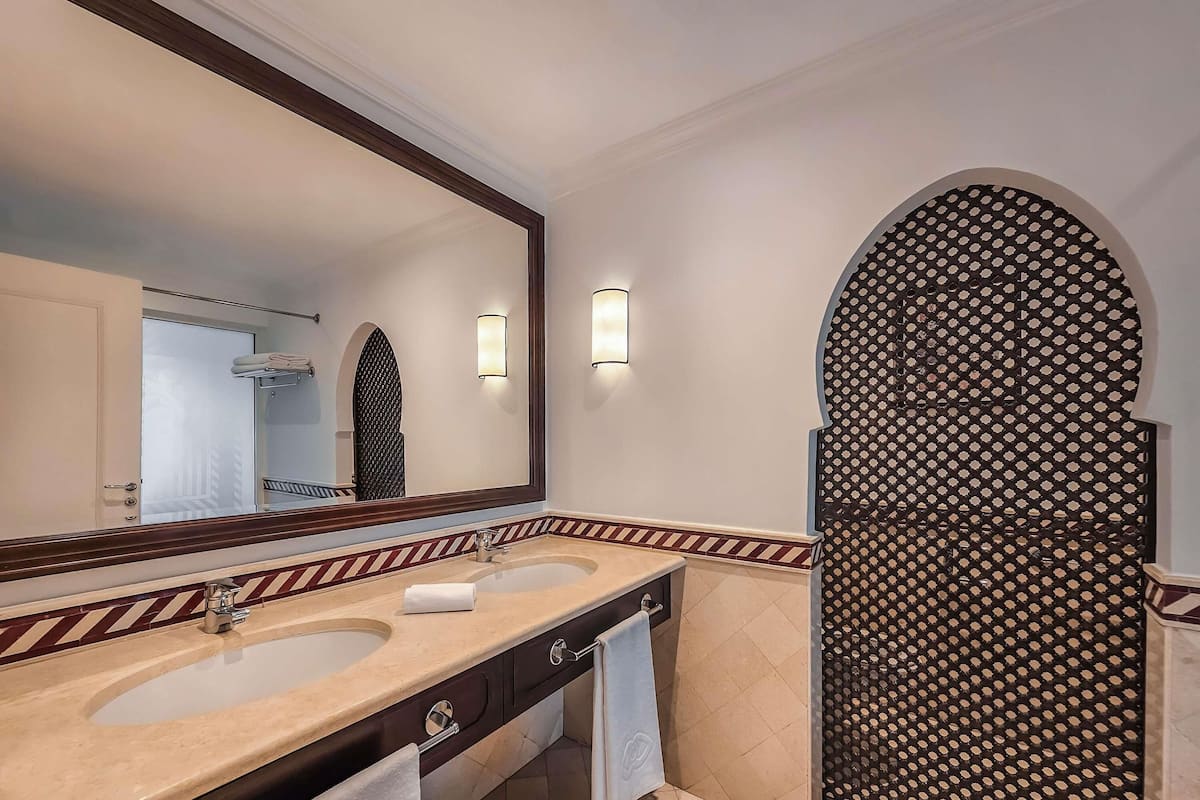 Sábanas de algodón egipcio, ropa de cama de alta calidad y minibar