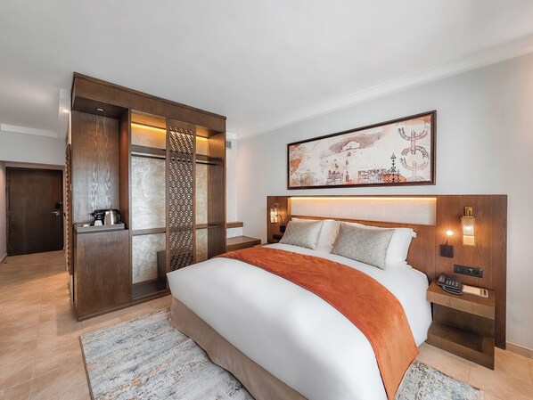 Egyptian cotton sheets, premium bedding, minibar, in-room safe