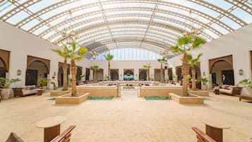 3 bars, lounge dans le hall