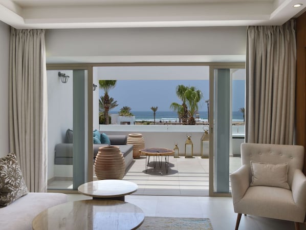 Suite, 1 King-Bett, Terrasse, Meerblick (Privilege) | Bettwäsche aus ägyptischer Baumwolle, hochwertige Bettwaren, Minibar