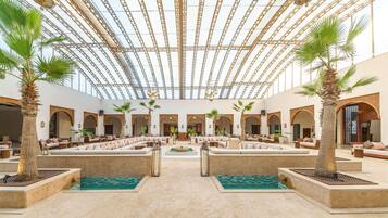 3 bars, lounge dans le hall