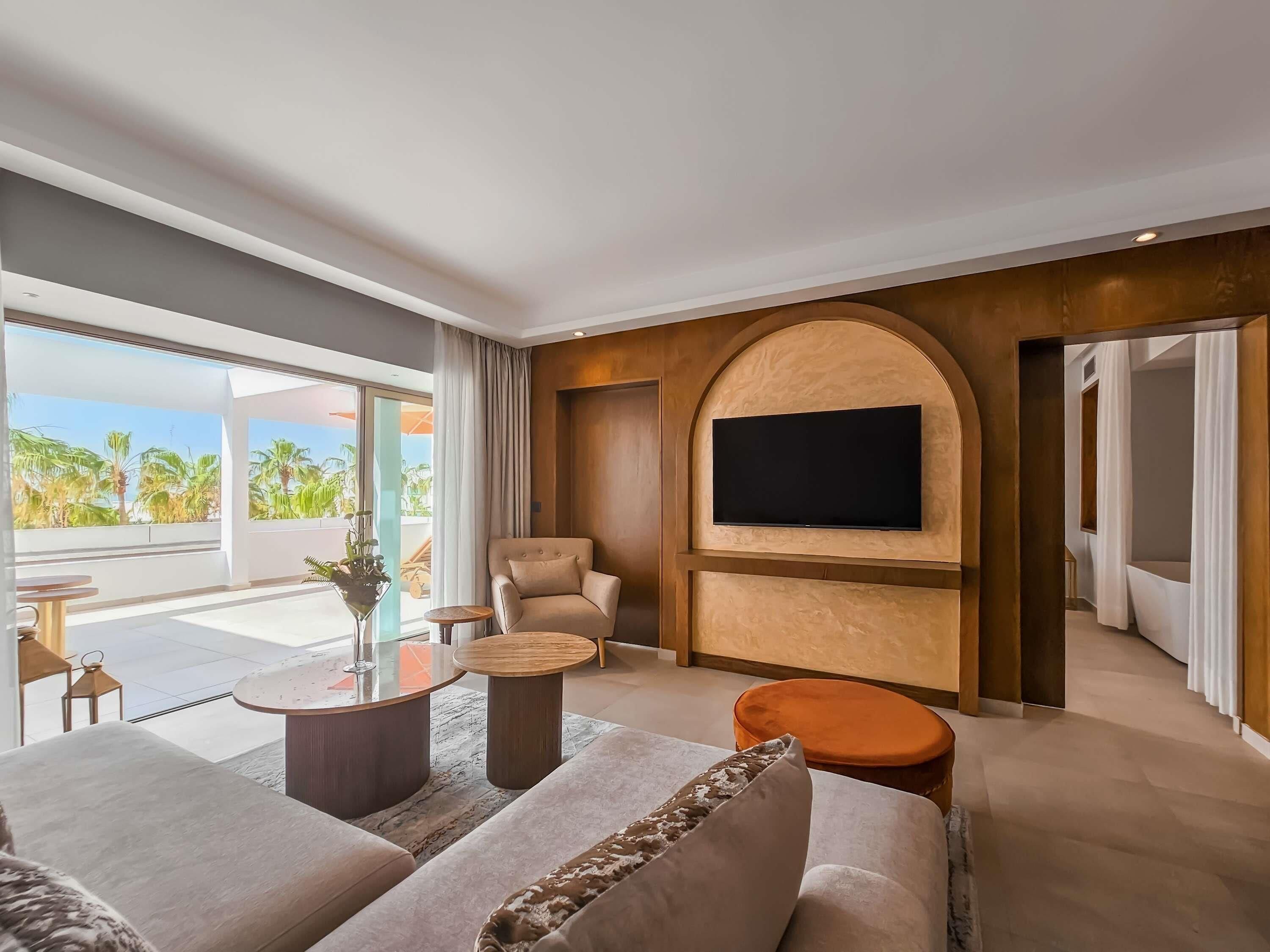 Sábanas de algodón egipcio, ropa de cama de alta calidad y minibar 