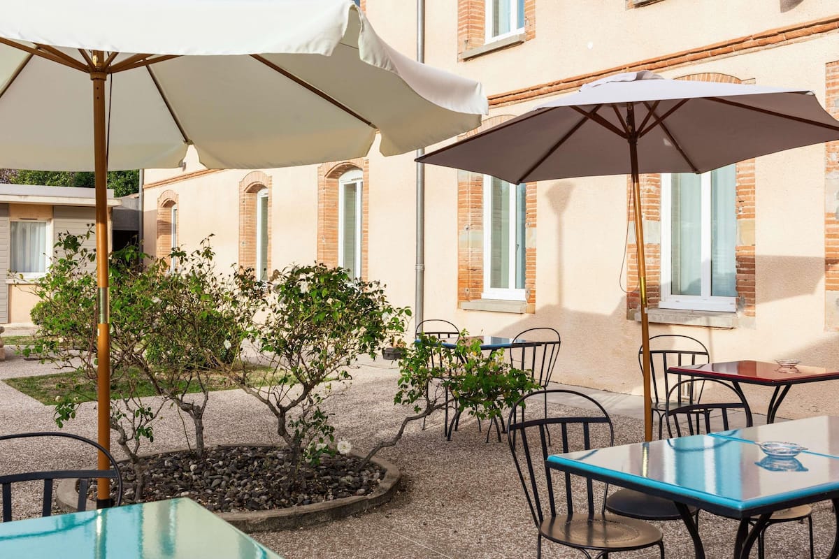 Standardzimmer, 1 Doppelbett und Schlafsofa | Hochwertige Bettwaren, Pillowtop-Betten, VerdunkelungsvorhÀnge