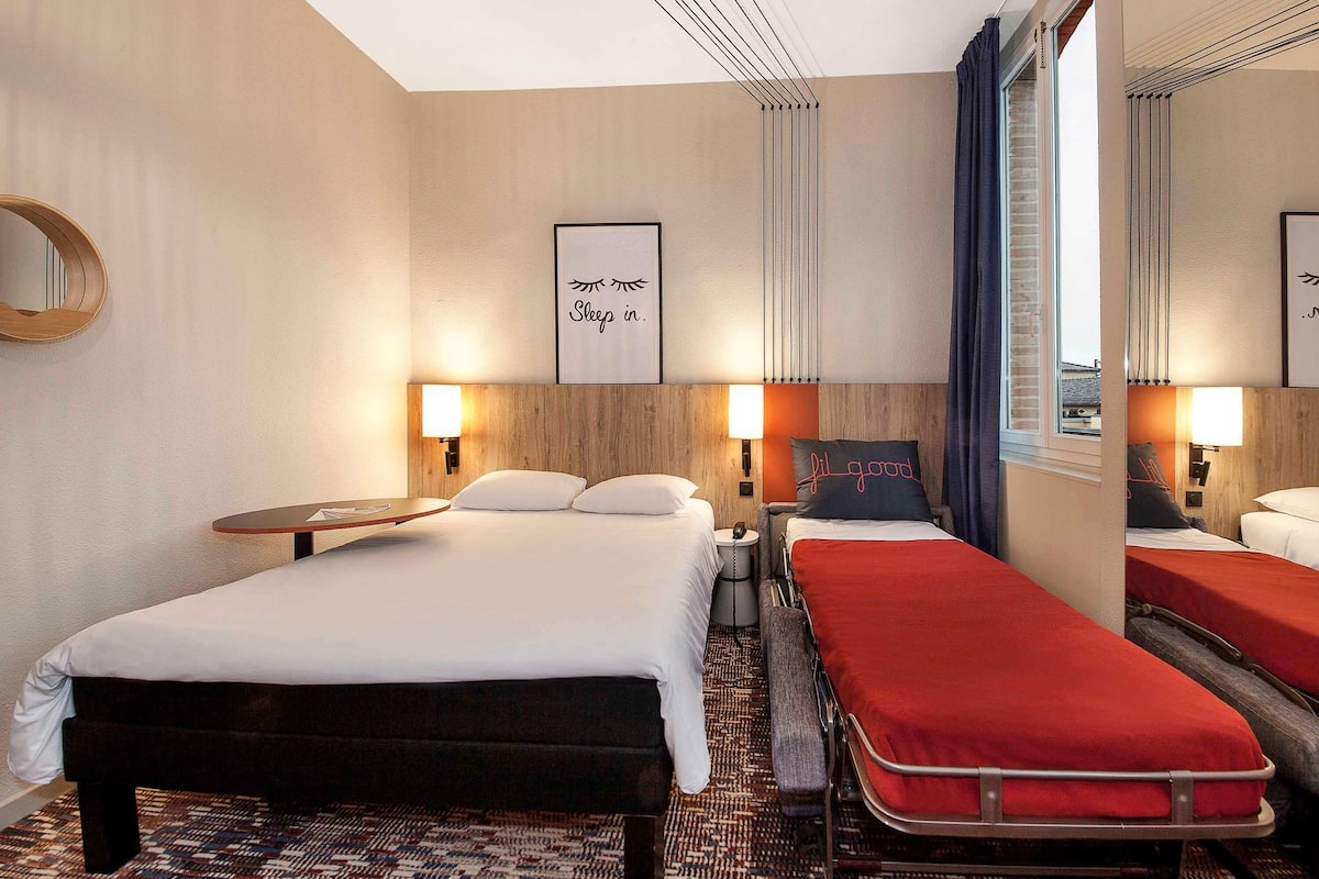 standard room, 1 double bed with sofa bed | premium bedding, pillow-top beds, blackout curtains, iron/ironing board