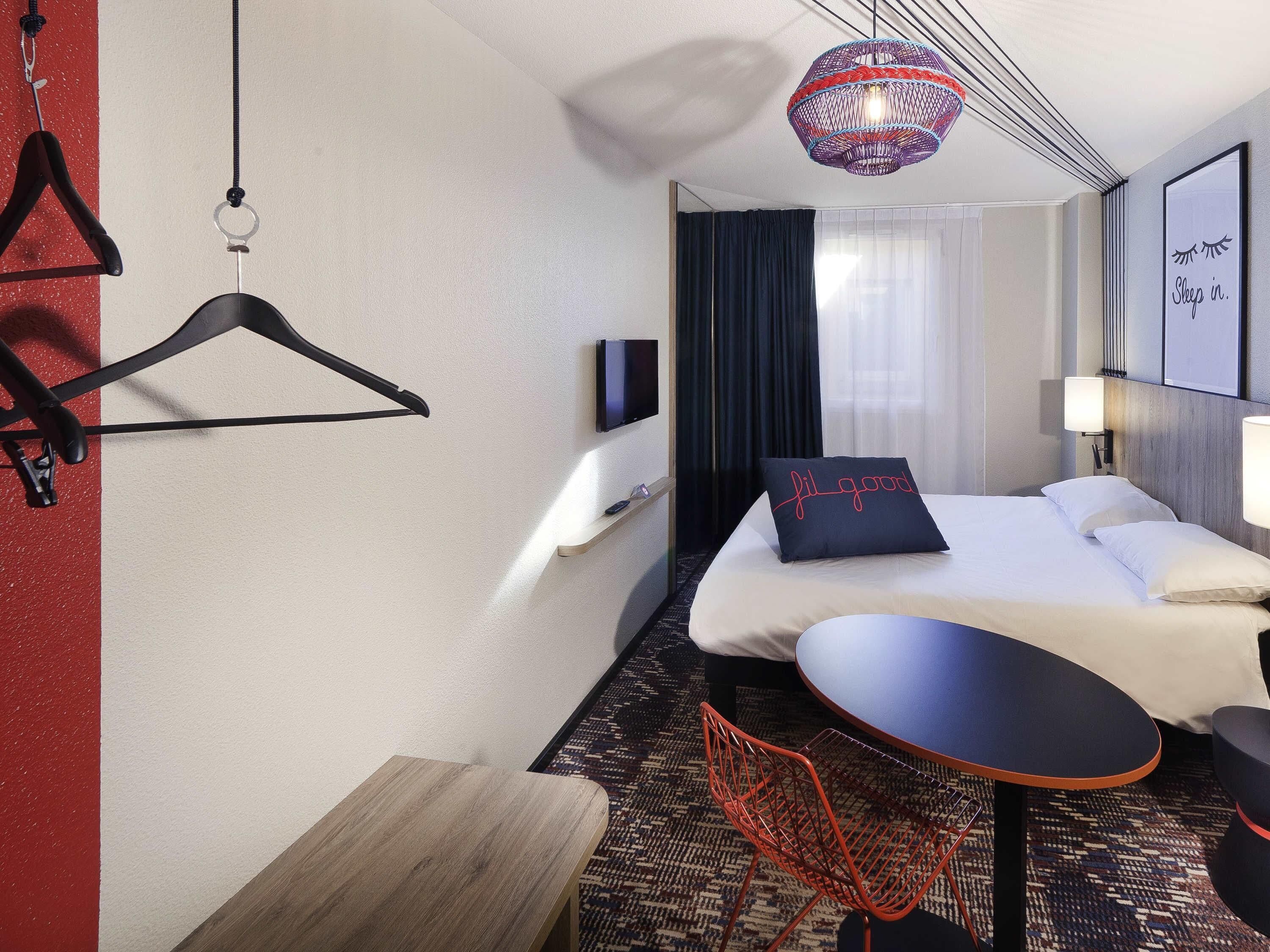Standard Room, 1 Twin Bed | Premium bedding, pillowtop beds, blackout drapes, iron/ironing board