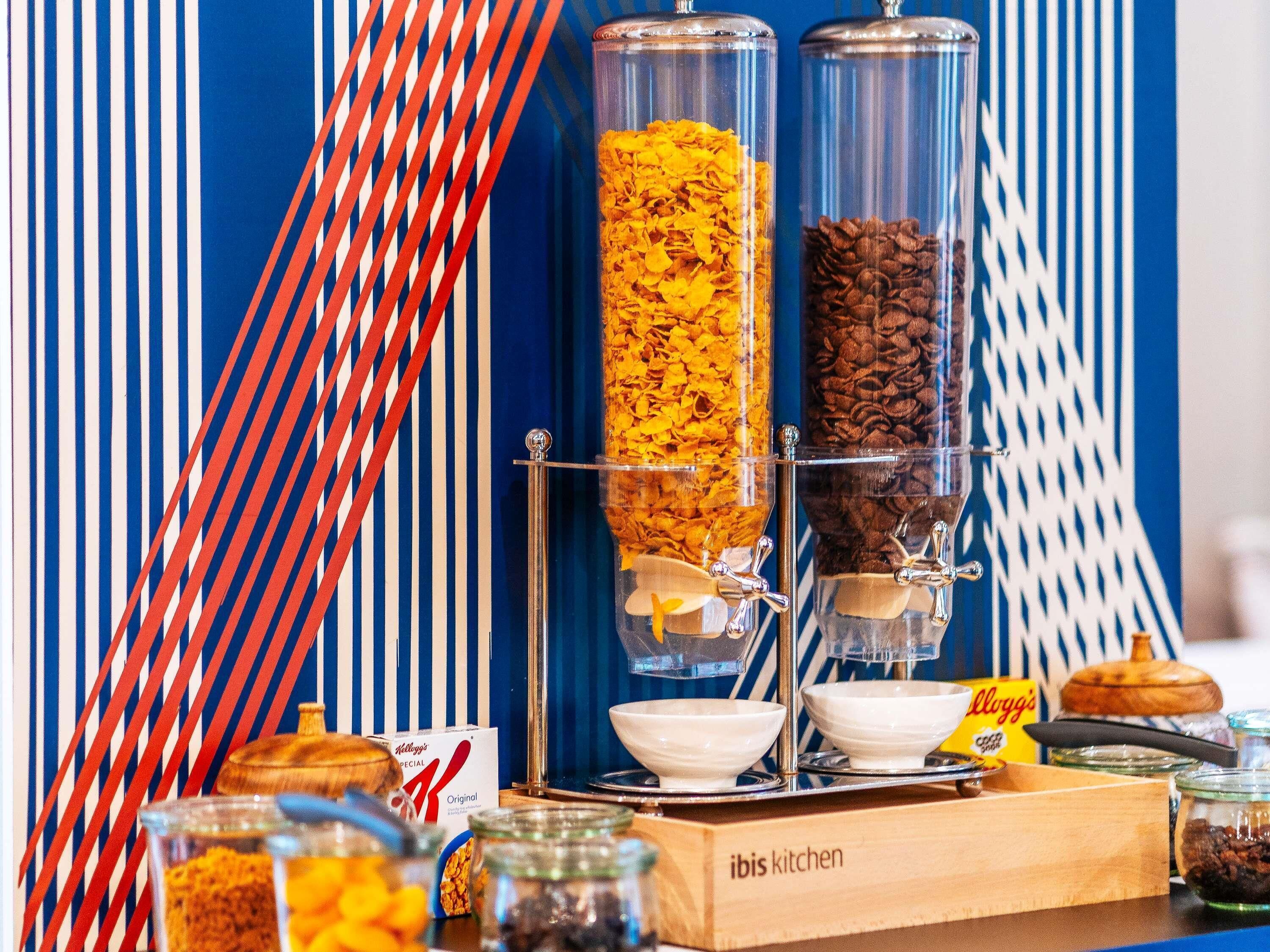 Daily buffet breakfast (EUR 11 per person)