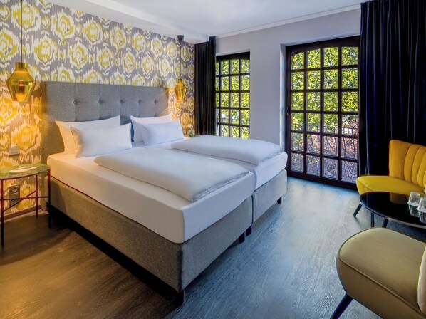 Chambre Standard double | Literie hypoallergénique, décor unique, bureau