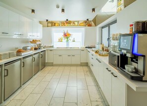 Daily buffet breakfast for a fee - rugs HOTEL Köln (Cologne)