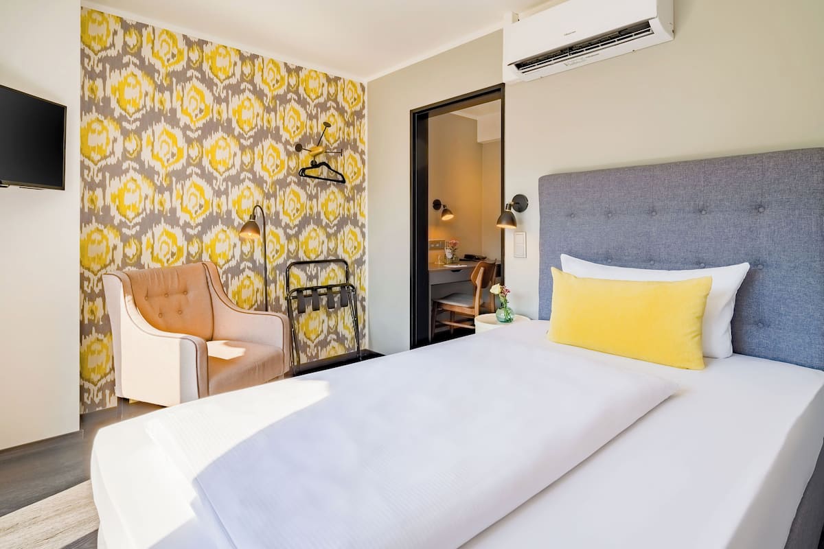 Standard Single Room | Hypo-allergenic bedding, individually decorated, desk, laptop workspace