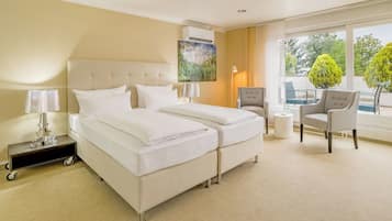 Superior-Doppelzimmer | Allergikerbettwaren, individuell dekoriert, Schreibtisch