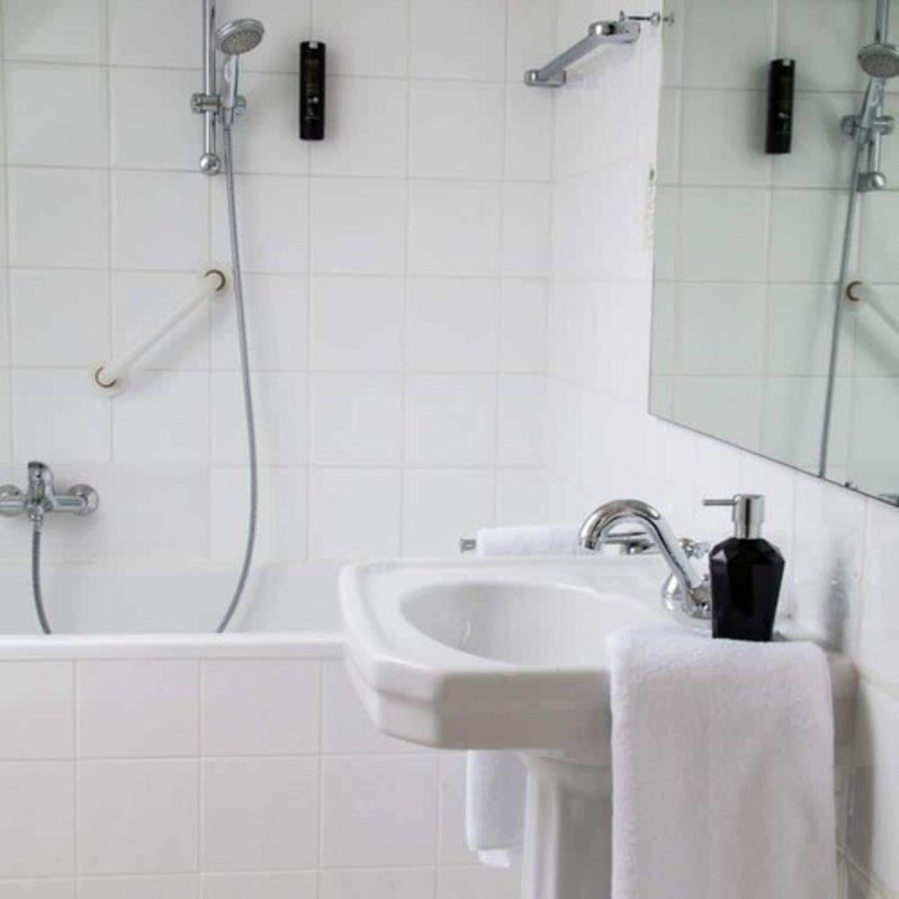 rugs HOTEL K?ln Bewertungen, Angebote & Fotos 2023 - Expedia.de