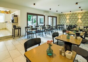 Daily buffet breakfast for a fee - rugs HOTEL Köln (Cologne)