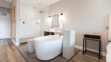 1 bedroom, in-room safe, laptop workspace, free WiFi