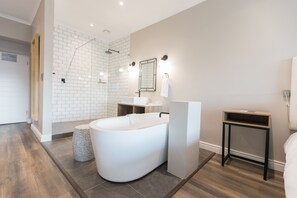 1 Schlafzimmer, Zimmersafe, laptopgeeigneter Arbeitsplatz